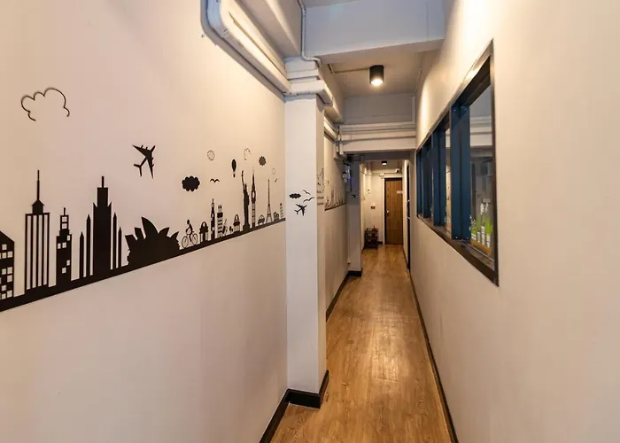 Snoozzze ใกล้รถไฟฟ้า ย่านบางรัก (adults Only) Ostello *