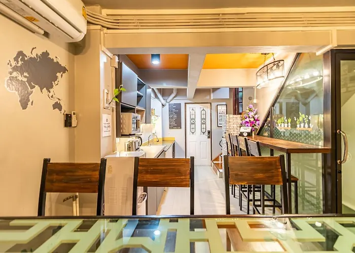 Snoozzze ใกล้รถไฟฟ้า ย่านบางรัก (adults Only) Ostello Bangkok