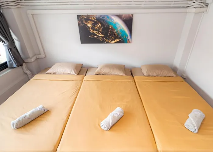 Snoozzze ใกล้รถไฟฟ้า ย่านบางรัก (adults Only) Ostello Bangkok