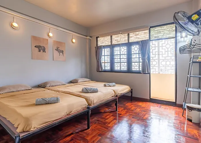 Ostello Snoozzze ใกล้รถไฟฟ้า ย่านบางรัก (adults Only) *