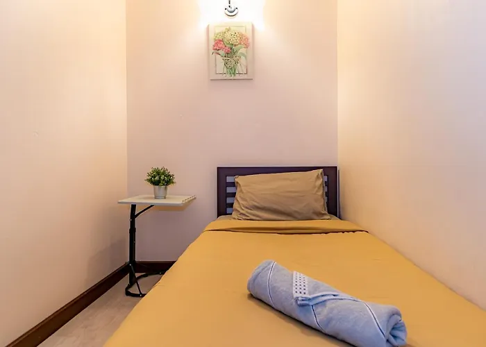 Ostello Snoozzze ใกล้รถไฟฟ้า ย่านบางรัก (adults Only)