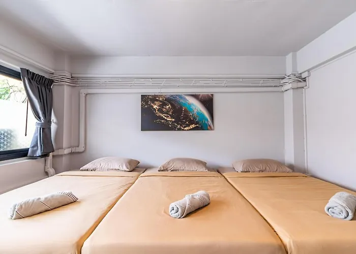 Snoozzze ใกล้รถไฟฟ้า ย่านบางรัก (adults Only) Ostello Bangkok