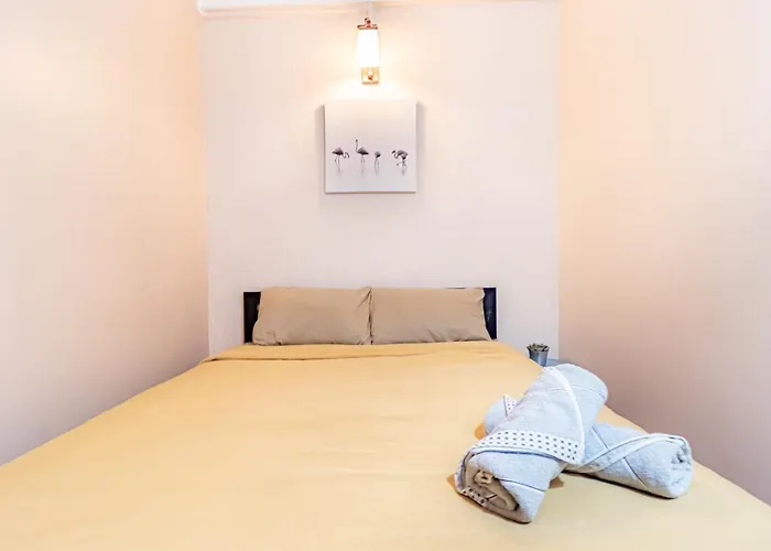 Ostello Snoozzze ใกล้รถไฟฟ้า ย่านบางรัก (adults Only) *