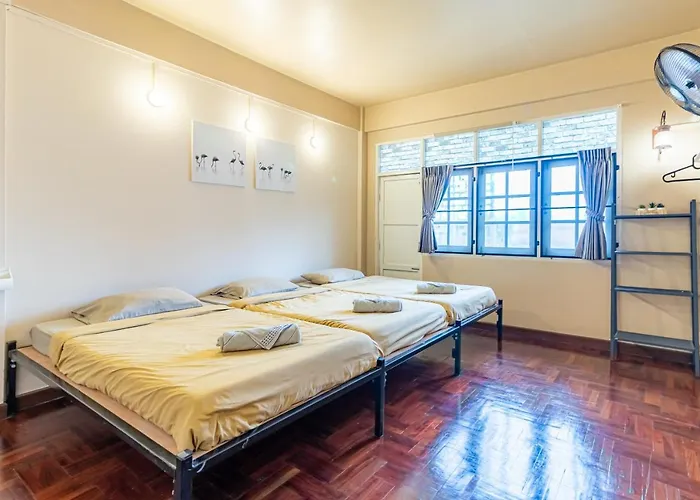 Snoozzze ใกล้รถไฟฟ้า ย่านบางรัก (adults Only) * Bangkok