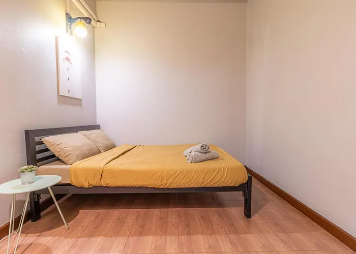 Ostello Snoozzze ใกล้รถไฟฟ้า ย่านบางรัก (adults Only) *