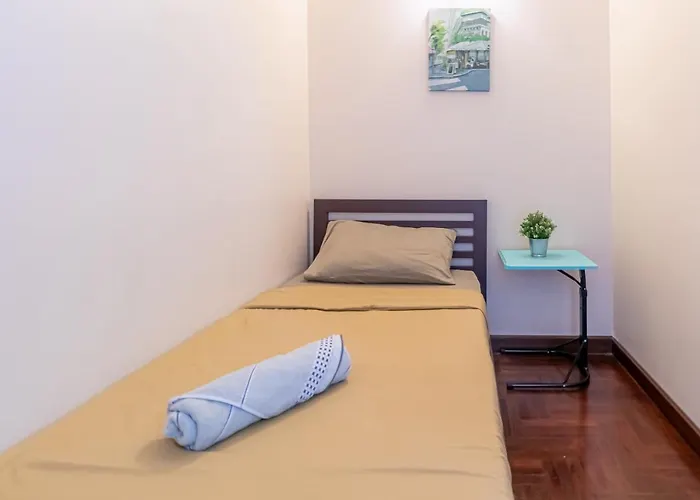 Snoozzze ใกล้รถไฟฟ้า ย่านบางรัก (adults Only) Ostello *