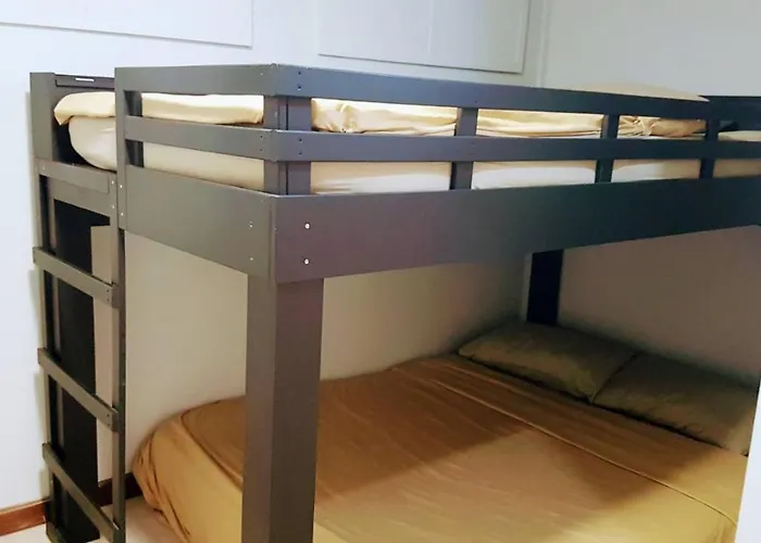 Snoozzze ใกล้รถไฟฟ้า ย่านบางรัก (adults Only) Ostello Bangkok